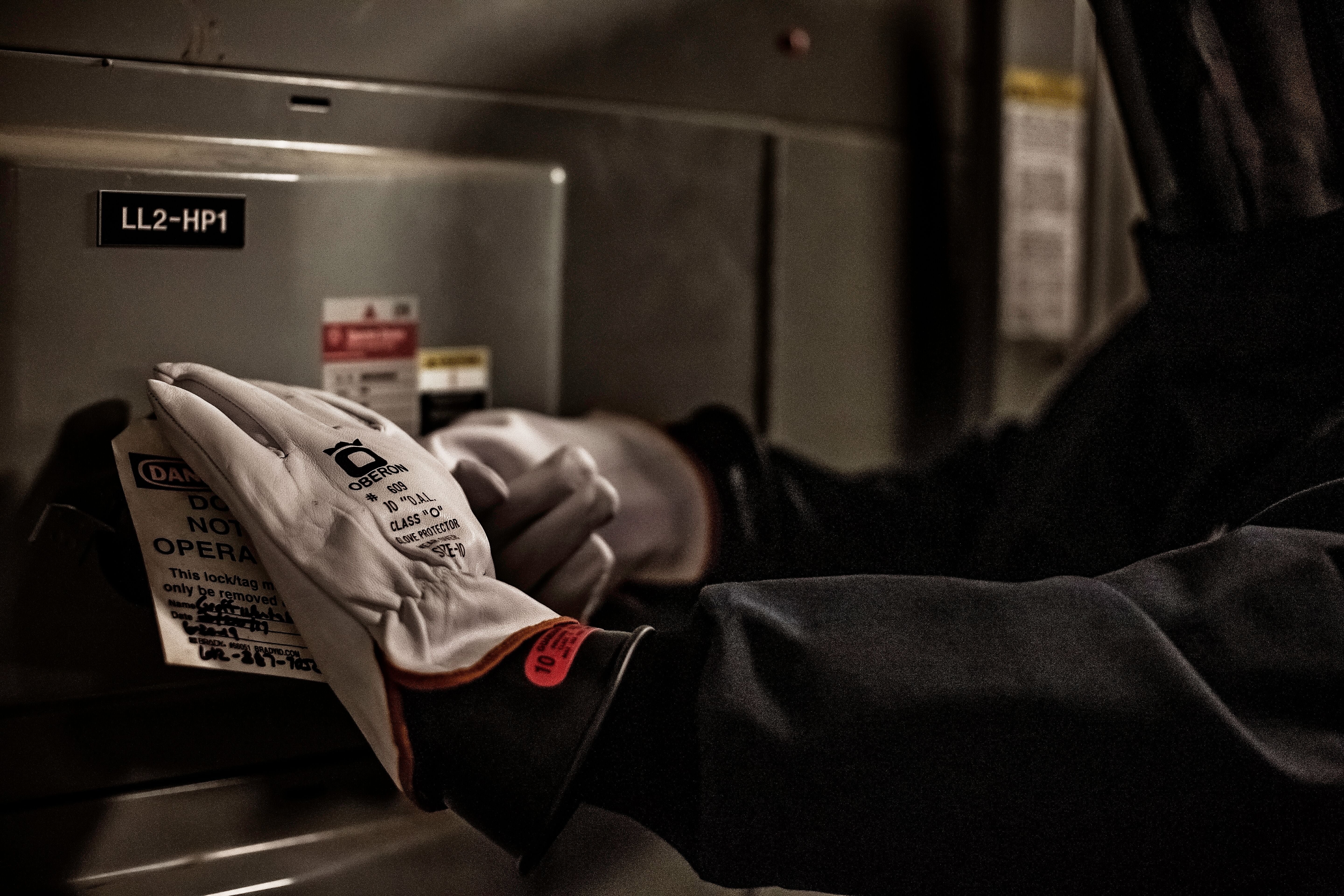 Rubber Electrical Glove Kits LifestyleImage